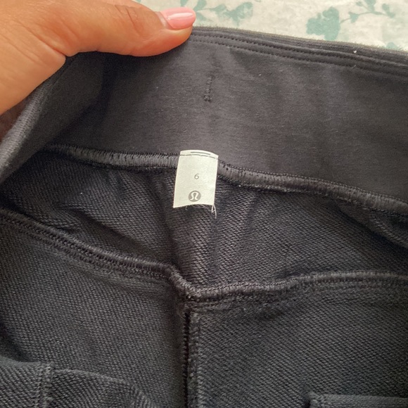 Lululemon All Yours Short- black - Picture 6 of 8